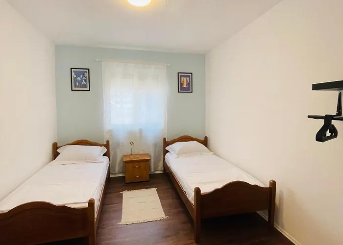 Oas Vlorë